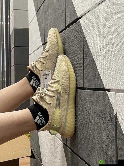 yeezy350 亚洲限定亚麻 2022 潮流新宠来袭